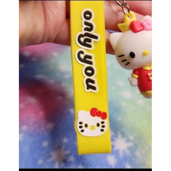 Hello Kitty Crown Wristlet Keychain Yellow Rubber Sanrio "Only You" Love - Picture 4 of 4